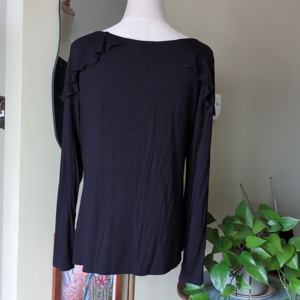 NWT Antthony Design Originals Black Ruffle Shoulder Long Sleeve Top M - Picture 6 of 10